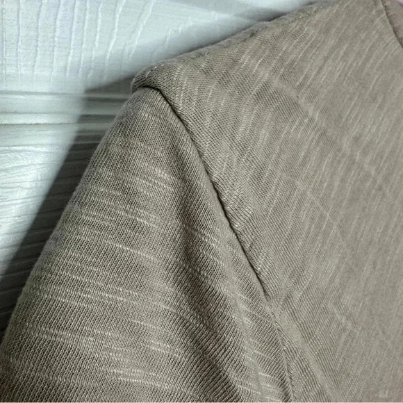 Black  Bow T-Shirt V-Neck Greyish Brown Size Large - Picture 16 of 16